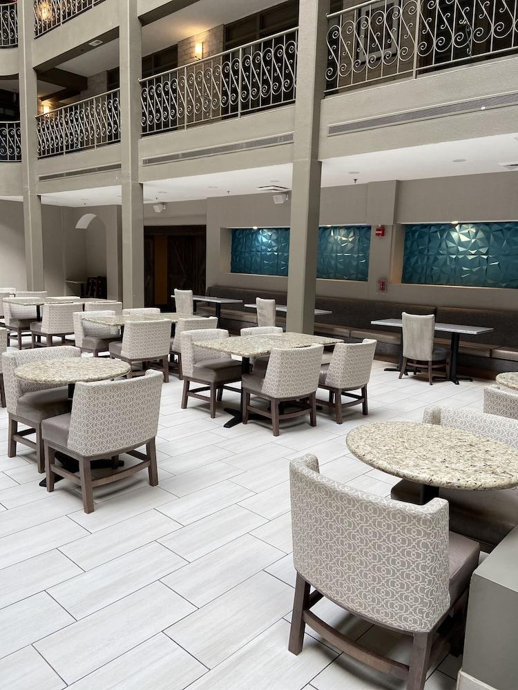Embassy Suites By Hilton Chicago Schaumburg Woodfield Exterior foto