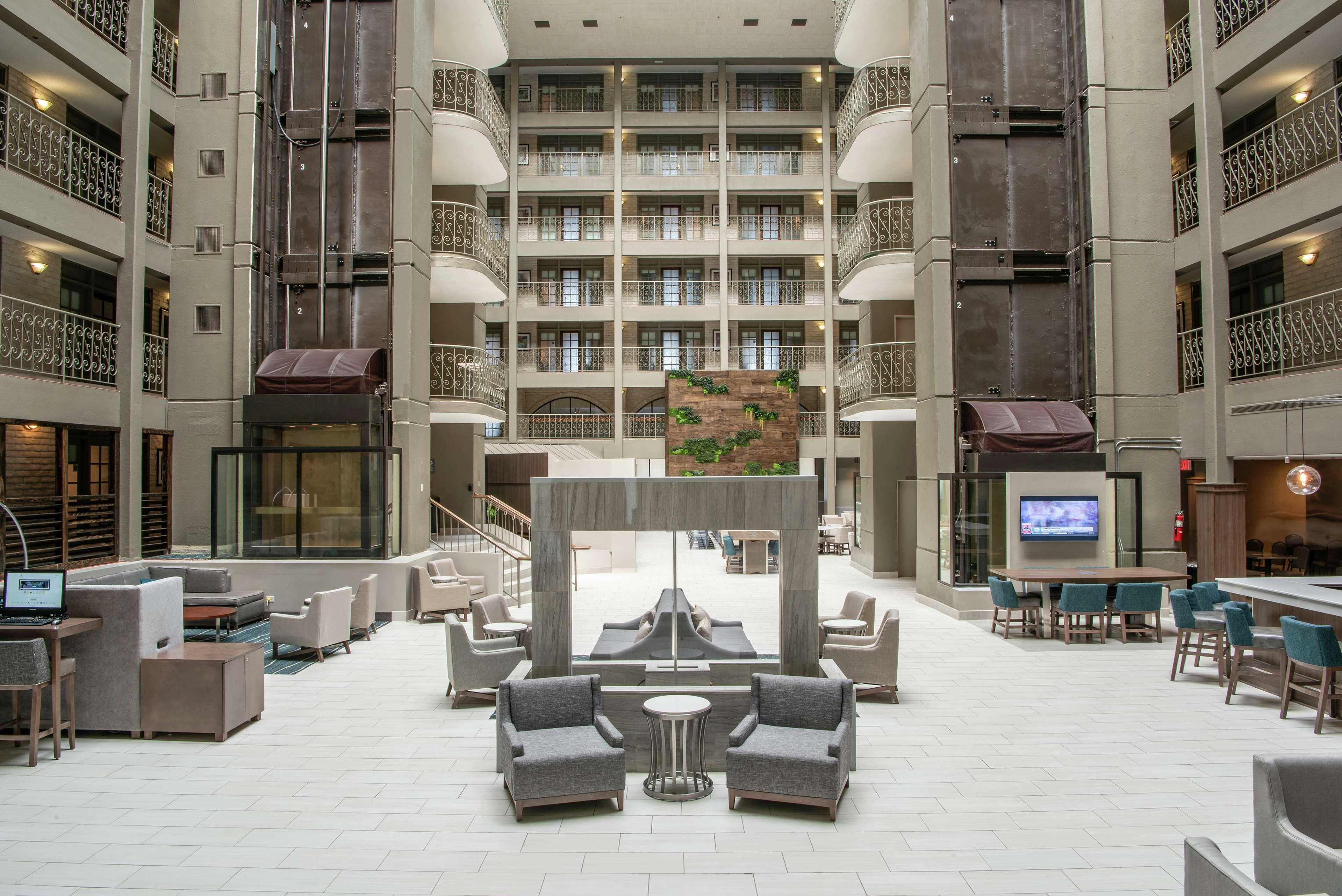 Embassy Suites By Hilton Chicago Schaumburg Woodfield Exterior foto