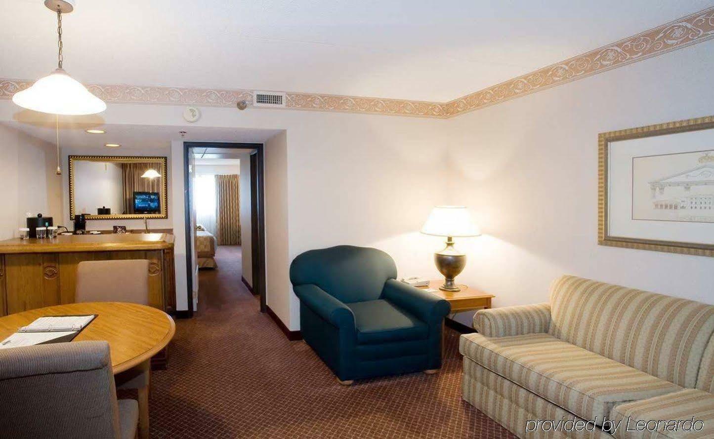 Embassy Suites By Hilton Chicago Schaumburg Woodfield Exterior foto